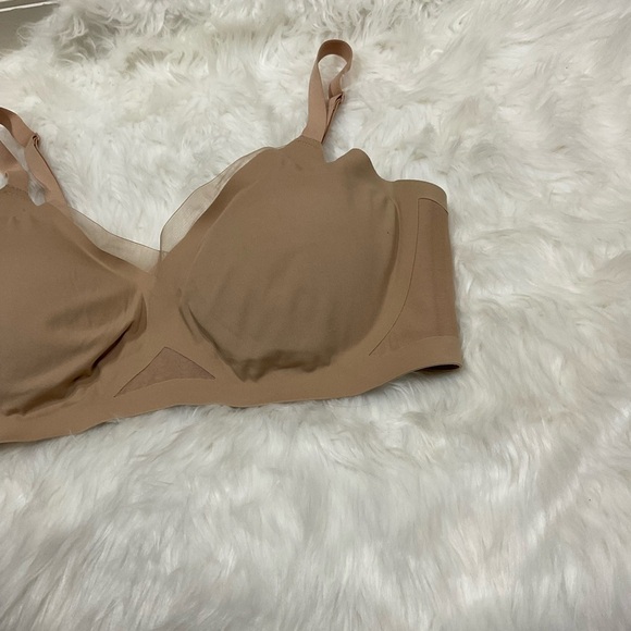 Honeylove Nude Seamless Liftwear Crossover Bra - Picture 3 of 11